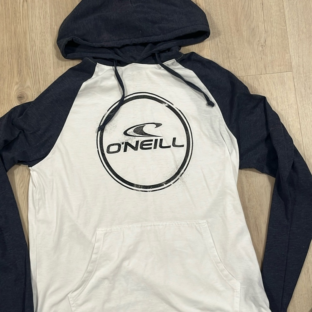 O’Neill hooded long sleeve tee. Men’s size Medium.
